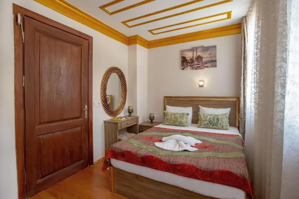 April Hotel Istanbul 2*,