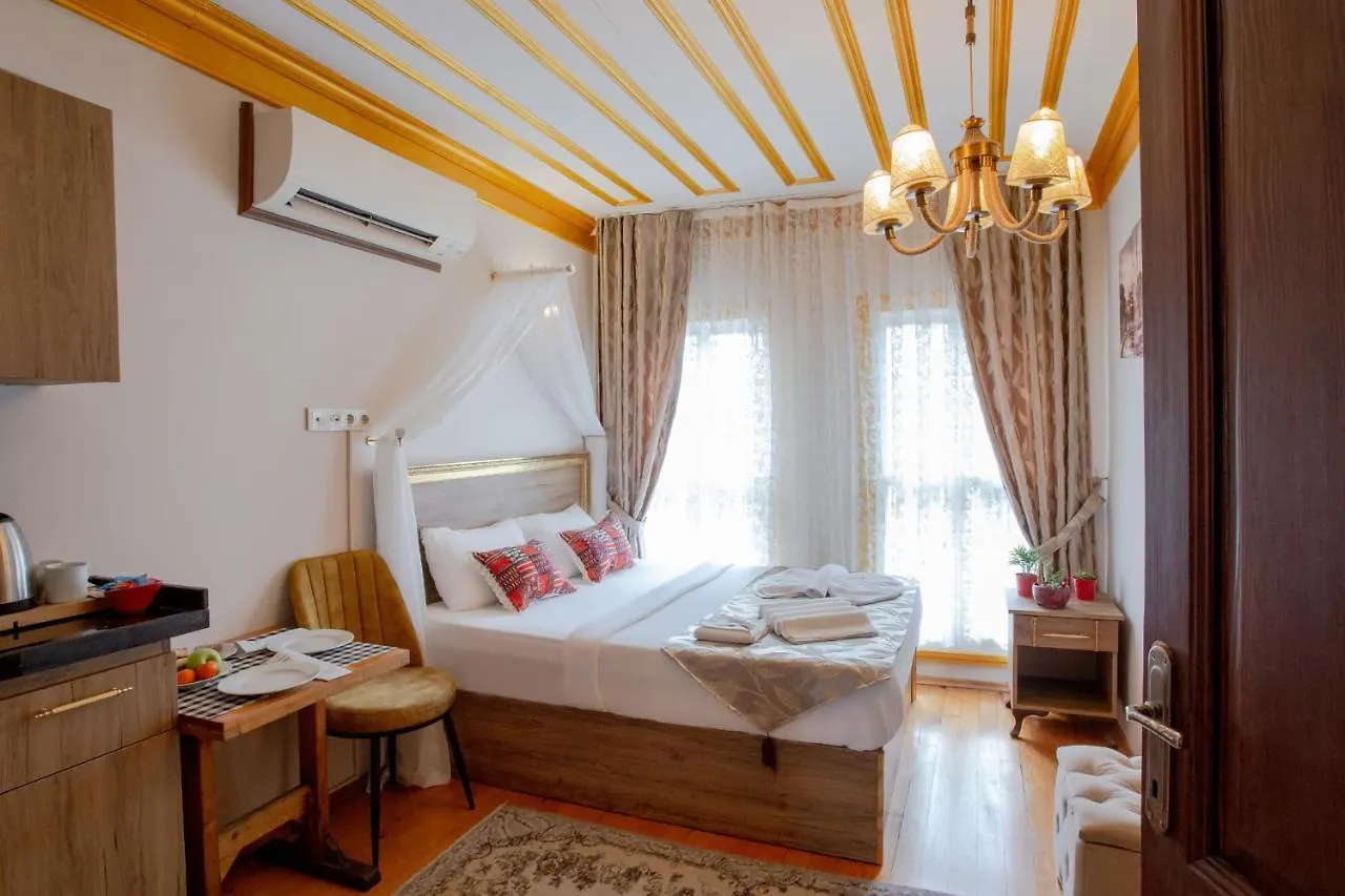 April Hotel Istanboel