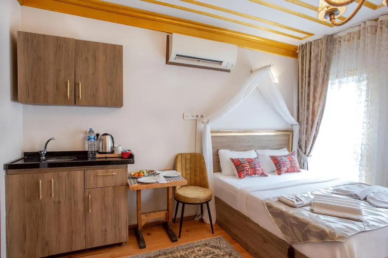April Hotel Istanboel