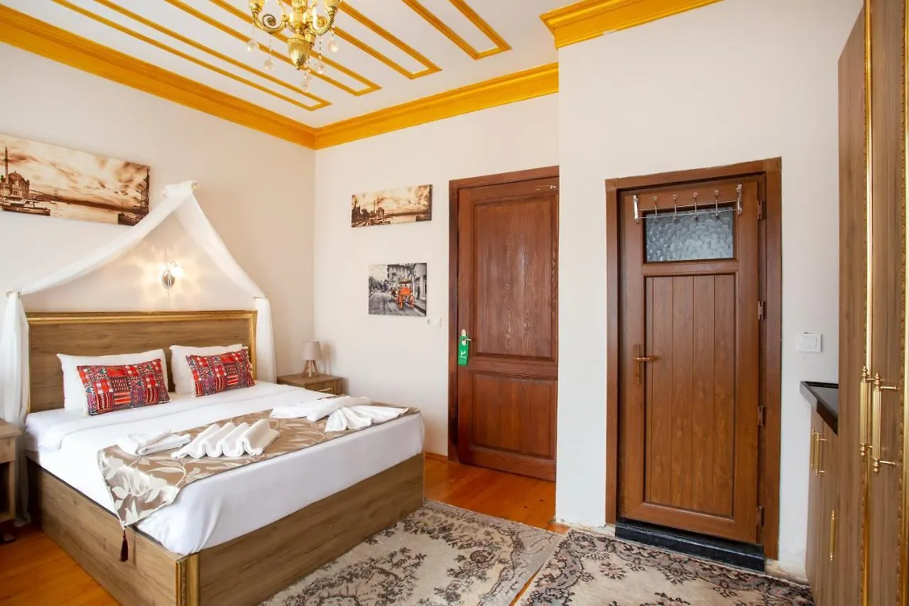 April Hotel Istanboel