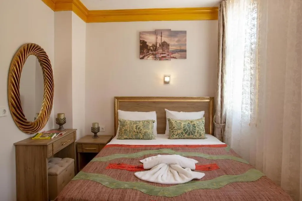 April Hotel Istanboel