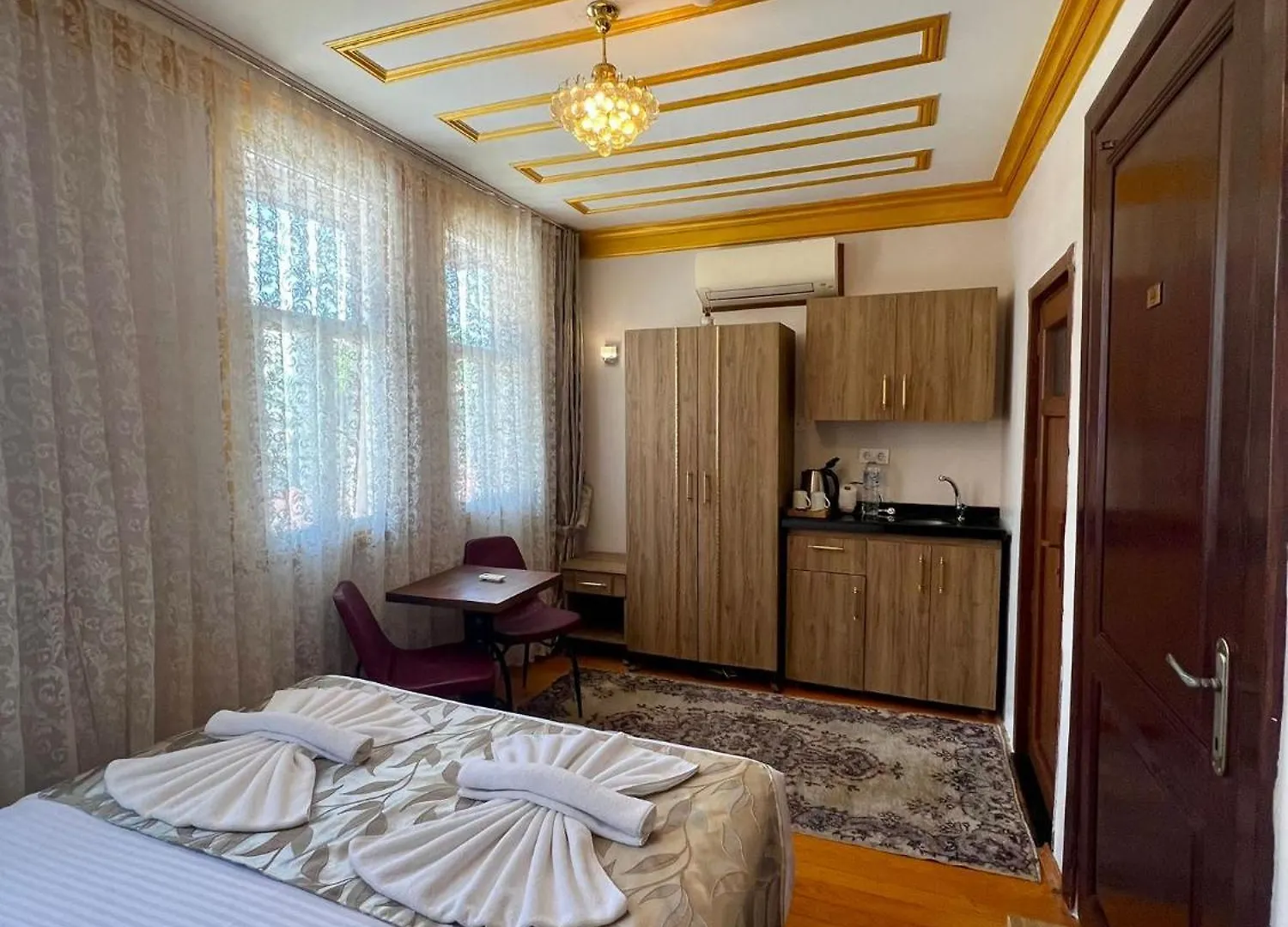 April Hotel 이스탄불